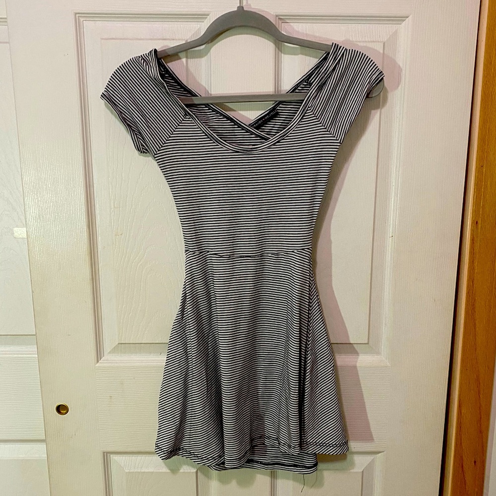 Brandy Melville short sleeve dress